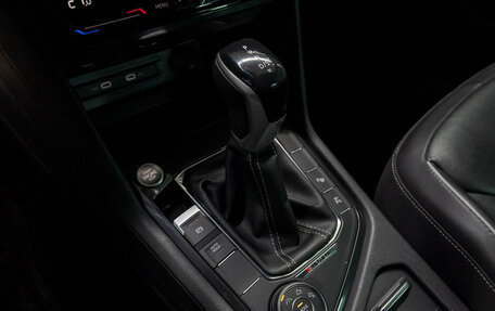 Volkswagen Tiguan II, 2021 год, 3 979 000 рублей, 11 фотография