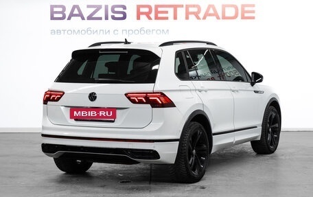 Volkswagen Tiguan II, 2021 год, 3 979 000 рублей, 6 фотография