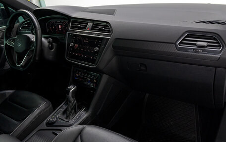 Volkswagen Tiguan II, 2021 год, 3 979 000 рублей, 18 фотография