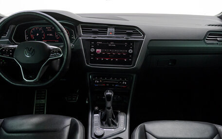 Volkswagen Tiguan II, 2021 год, 3 979 000 рублей, 20 фотография