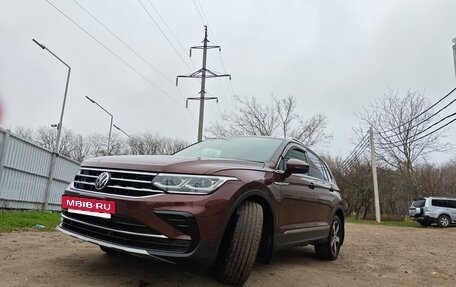 Volkswagen Tiguan II, 2021 год, 2 928 000 рублей, 19 фотография
