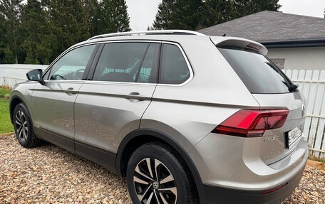 Volkswagen Tiguan II, 2019 год, 2 600 000 рублей, 2 фотография