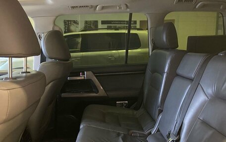 Toyota Land Cruiser 200, 2010 год, 2 699 000 рублей, 14 фотография