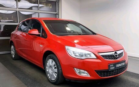Opel Astra J, 2010 год, 625 000 рублей, 3 фотография