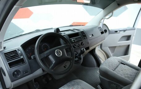 Volkswagen Transporter T5 рестайлинг, 2004 год, 670 000 рублей, 11 фотография