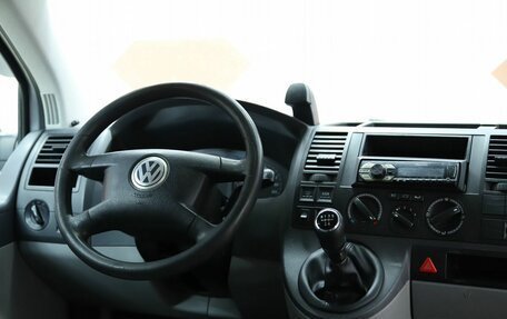 Volkswagen Transporter T5 рестайлинг, 2004 год, 670 000 рублей, 16 фотография