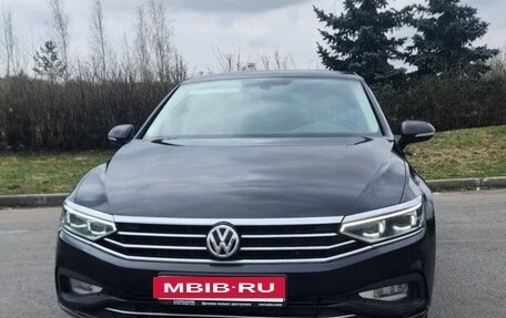 Volkswagen Passat B8 рестайлинг, 2020 год, 2 900 000 рублей, 2 фотография