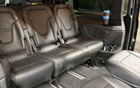 Mercedes-Benz V-Класс, 2019 год, 5 200 000 рублей, 24 фотография