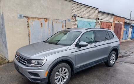 Volkswagen Tiguan II, 2020 год, 3 200 000 рублей, 3 фотография