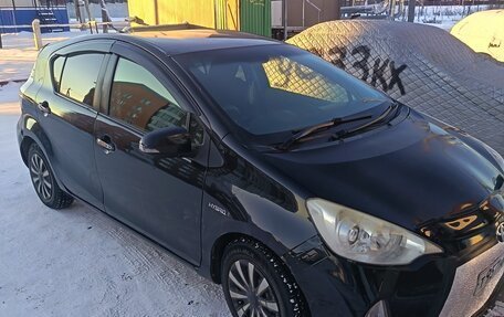 Toyota Aqua I, 2012 год, 650 000 рублей, 2 фотография