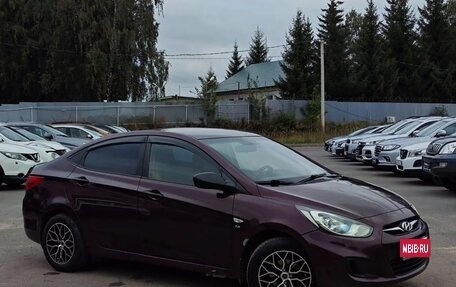 Hyundai Solaris II рестайлинг, 2012 год, 800 000 рублей, 1 фотография