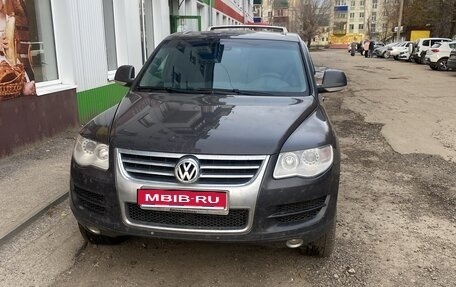 Volkswagen Touareg III, 2007 год, 1 100 000 рублей, 1 фотография