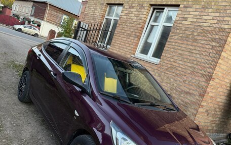 Hyundai Solaris II рестайлинг, 2012 год, 800 000 рублей, 5 фотография