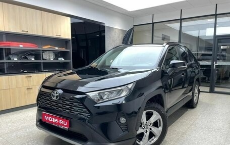 Toyota RAV4, 2019 год, 3 570 000 рублей, 1 фотография