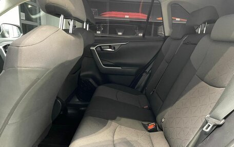 Toyota RAV4, 2019 год, 3 570 000 рублей, 13 фотография