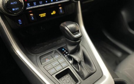 Toyota RAV4, 2019 год, 3 570 000 рублей, 17 фотография