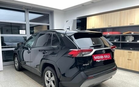 Toyota RAV4, 2019 год, 3 570 000 рублей, 7 фотография