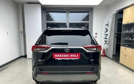 Toyota RAV4, 2019 год, 3 570 000 рублей, 6 фотография
