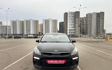 KIA Rio IV, 2018 год, 1 370 000 рублей, 2 фотография