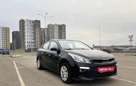 KIA Rio IV, 2018 год, 1 370 000 рублей, 3 фотография