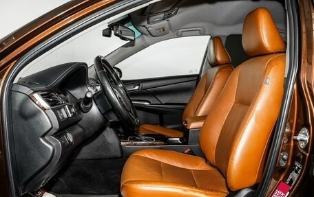 Toyota Camry, 2017 год, 2 570 000 рублей, 6 фотография