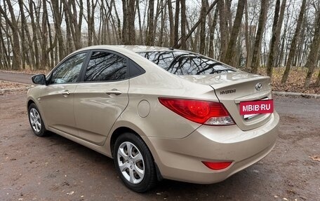 Hyundai Solaris II рестайлинг, 2014 год, 1 000 000 рублей, 4 фотография