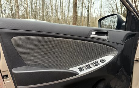 Hyundai Solaris II рестайлинг, 2014 год, 1 000 000 рублей, 12 фотография