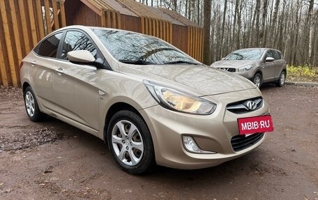 Hyundai Solaris II рестайлинг, 2014 год, 1 000 000 рублей, 8 фотография