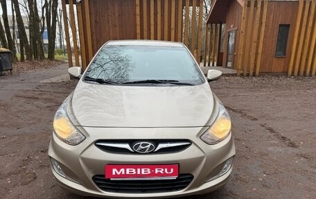 Hyundai Solaris II рестайлинг, 2014 год, 1 000 000 рублей, 10 фотография