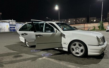 Mercedes-Benz E-Класс, 1998 год, 670 000 рублей, 4 фотография