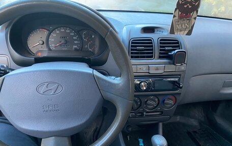 Hyundai Accent II, 2004 год, 165 000 рублей, 10 фотография