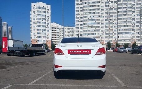 Hyundai Solaris II рестайлинг, 2015 год, 830 000 рублей, 4 фотография