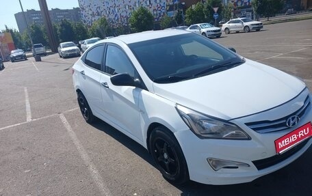 Hyundai Solaris II рестайлинг, 2015 год, 830 000 рублей, 5 фотография