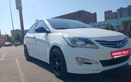 Hyundai Solaris II рестайлинг, 2015 год, 830 000 рублей, 9 фотография