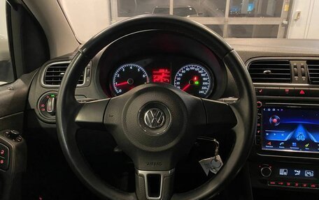 Volkswagen Polo VI (EU Market), 2013 год, 860 000 рублей, 2 фотография