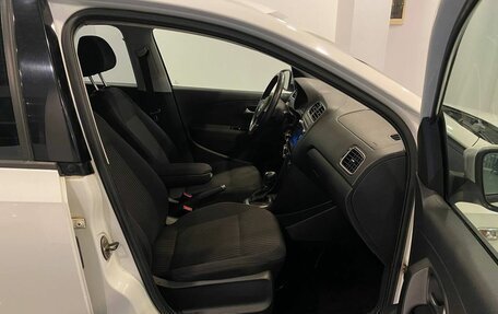 Volkswagen Polo VI (EU Market), 2013 год, 860 000 рублей, 22 фотография