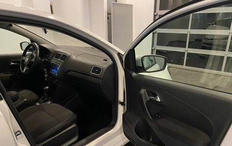 Volkswagen Polo VI (EU Market), 2013 год, 860 000 рублей, 20 фотография