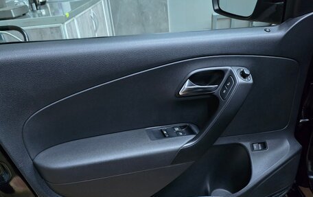 Volkswagen Polo VI (EU Market), 2013 год, 1 100 000 рублей, 19 фотография