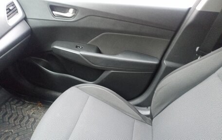 Hyundai Solaris II рестайлинг, 2017 год, 1 050 000 рублей, 3 фотография