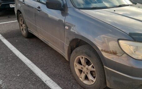 Mitsubishi Outlander III рестайлинг 3, 2007 год, 650 000 рублей, 3 фотография