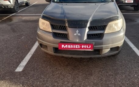 Mitsubishi Outlander III рестайлинг 3, 2007 год, 650 000 рублей, 2 фотография