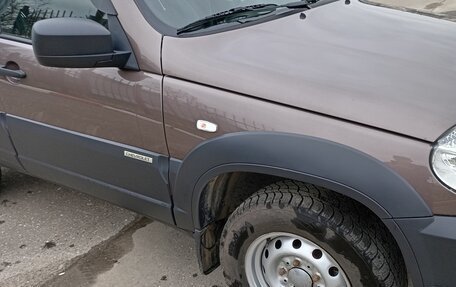 Chevrolet Niva I рестайлинг, 2017 год, 850 000 рублей, 5 фотография