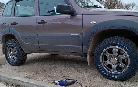 Chevrolet Niva I рестайлинг, 2017 год, 850 000 рублей, 3 фотография