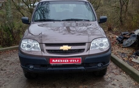 Chevrolet Niva I рестайлинг, 2017 год, 850 000 рублей, 1 фотография