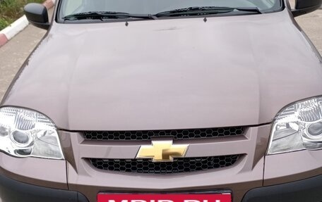 Chevrolet Niva I рестайлинг, 2017 год, 850 000 рублей, 2 фотография