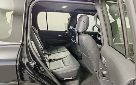 Toyota Land Cruiser, 2025 год, 17 000 000 рублей, 21 фотография