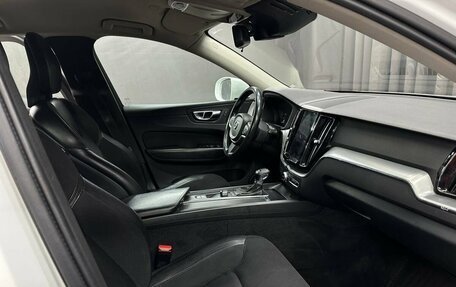 Volvo XC60 II, 2018 год, 2 199 999 рублей, 10 фотография