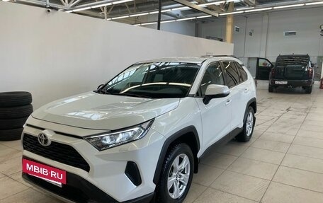 Toyota RAV4, 2020 год, 2 899 000 рублей, 2 фотография
