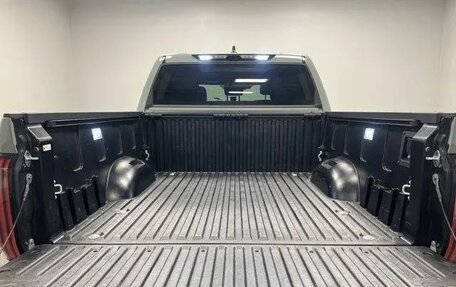 Toyota Tundra, 2025 год, 7 100 000 рублей, 10 фотография