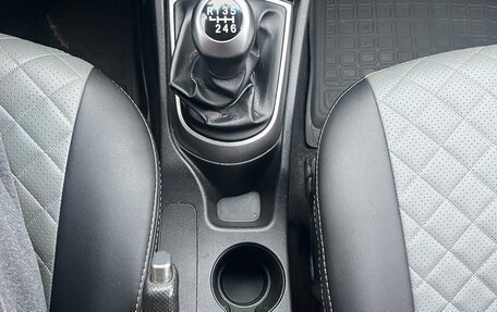 Hyundai Solaris II рестайлинг, 2016 год, 850 000 рублей, 1 фотография